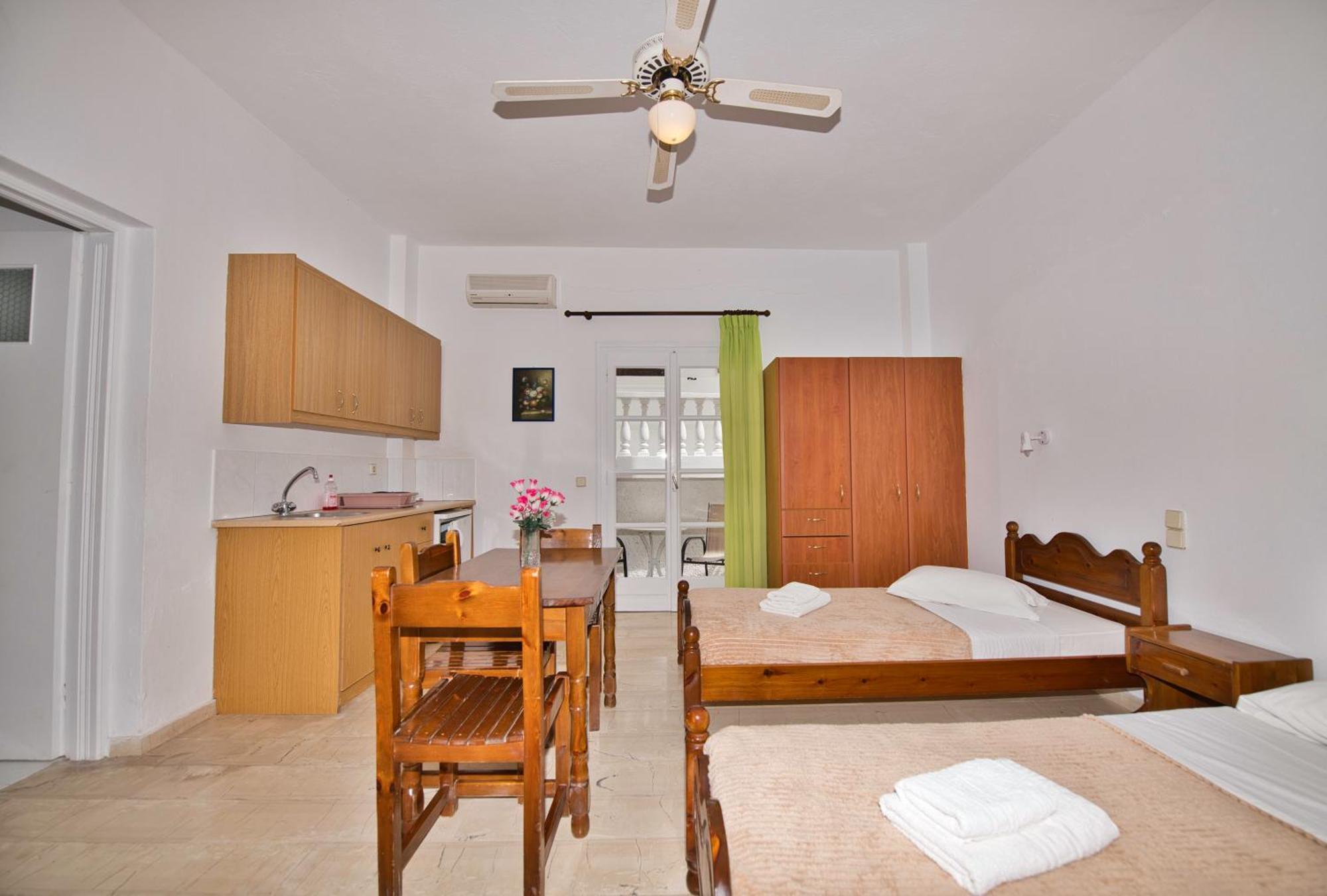 Ira Apartments Kamari  Exterior photo
